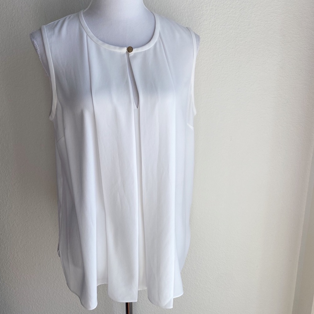 St. John White Triacetate Draped Front Keyhole Shell Blouse M